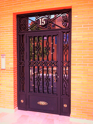 Cerrajería Villalba puerta de acero 2